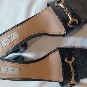 Steve Madden Croc Embossed Slide Size 8